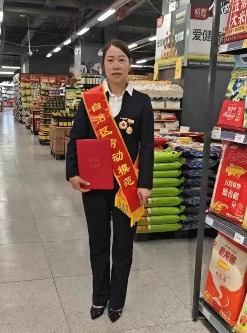 【家鄉(xiāng)好超市】五一國(guó)際勞動(dòng)節(jié)｜在家鄉(xiāng)好，“打工人”活成了教科書